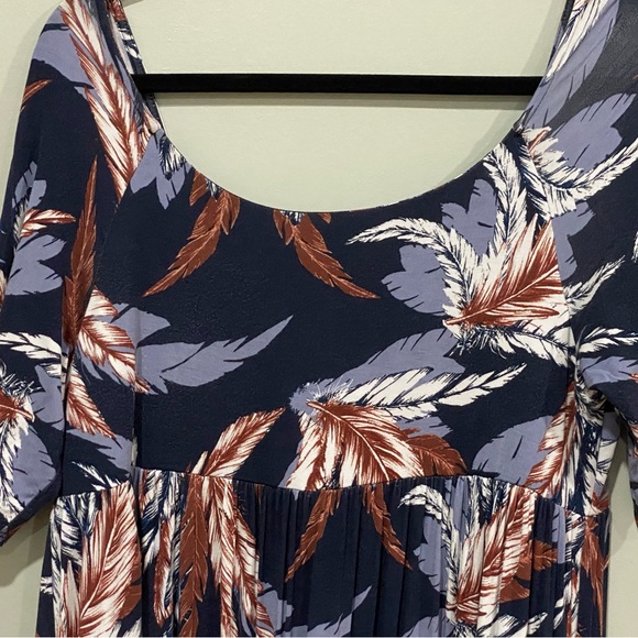 Ingrid & Isabel Navy Feathers Maternity dress - Picture 2 of 9